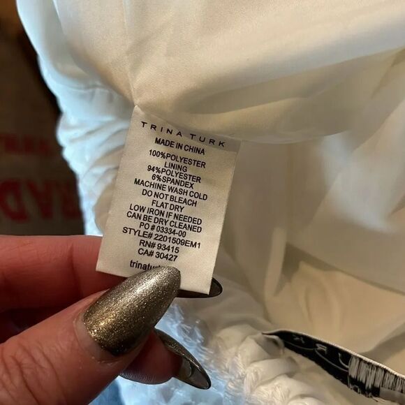 TRINA TURK White Embroidered Hanah Short In White, size SMALL - Picture 8 of 8